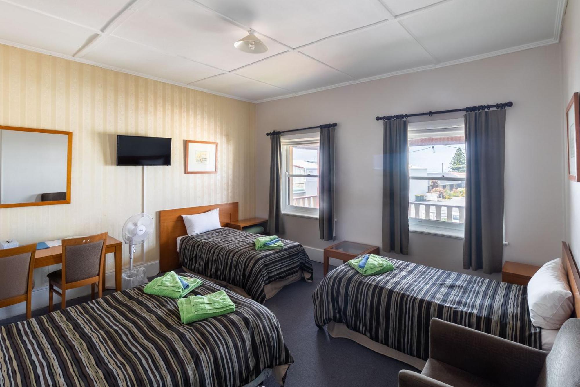 The Victoria Hotel Port MacDonnell Esterno foto